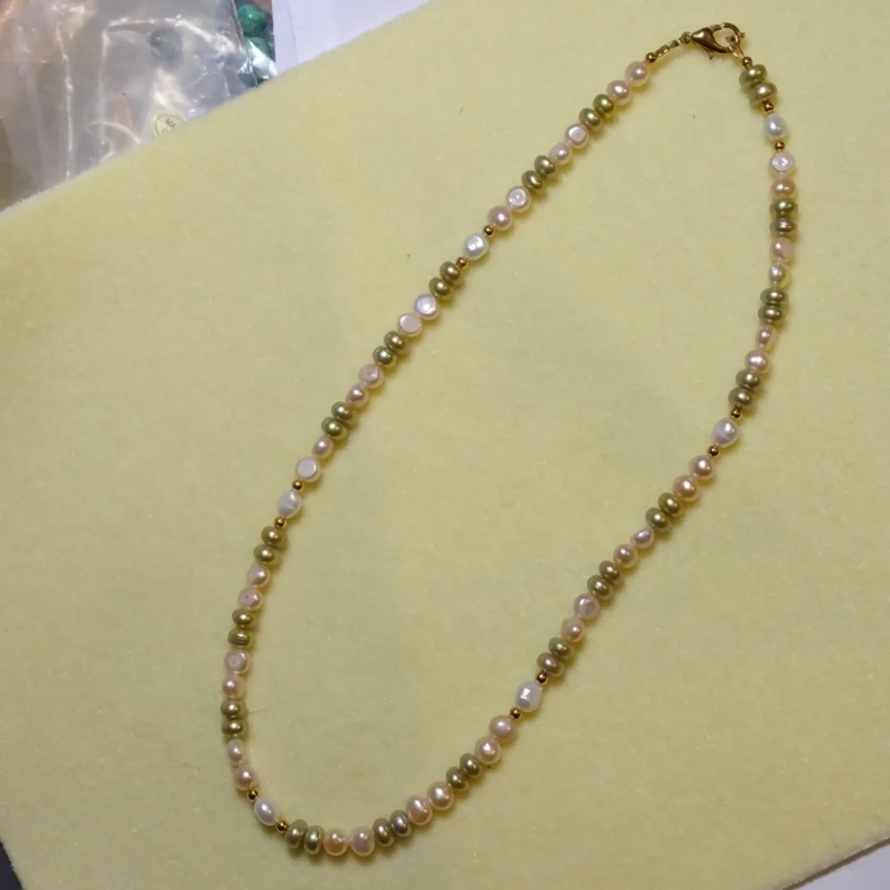 HAND CRAFTED Freshwater Pearl Necklace - Picture 2 of 3